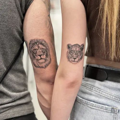 Tatuaje en pareja de leones